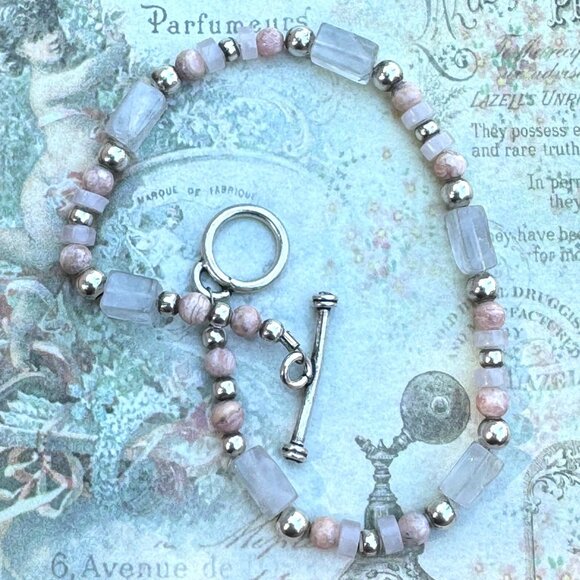 Handcrafted Quartz & Freshwater Pearls Rose Gold Bead Bracelet With Toggle Clasp - Picture 3 of 11